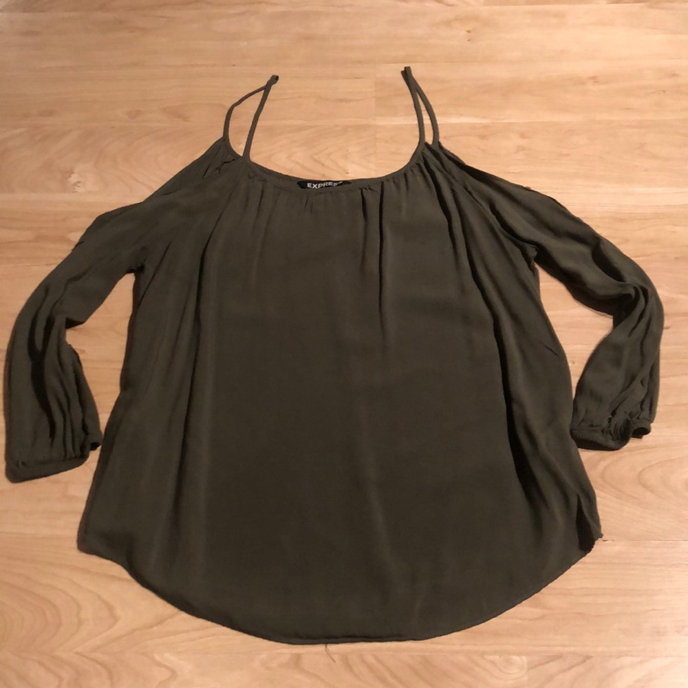 Rarely work express top- off the shoulder sleeve